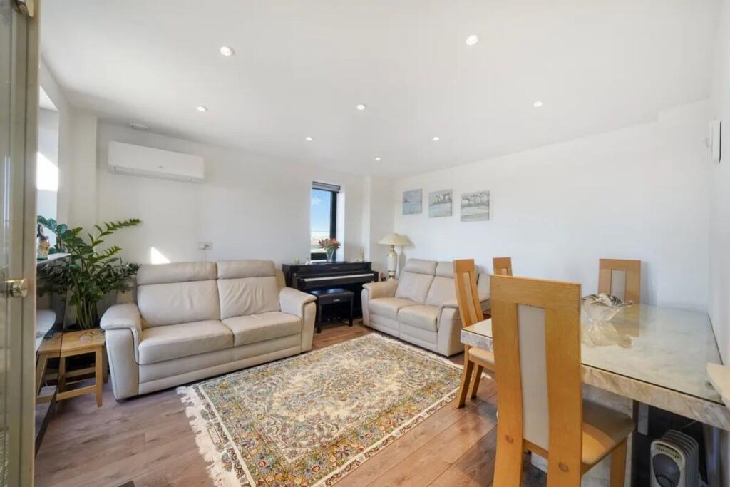 Apartment in London, Harlesden - View 5