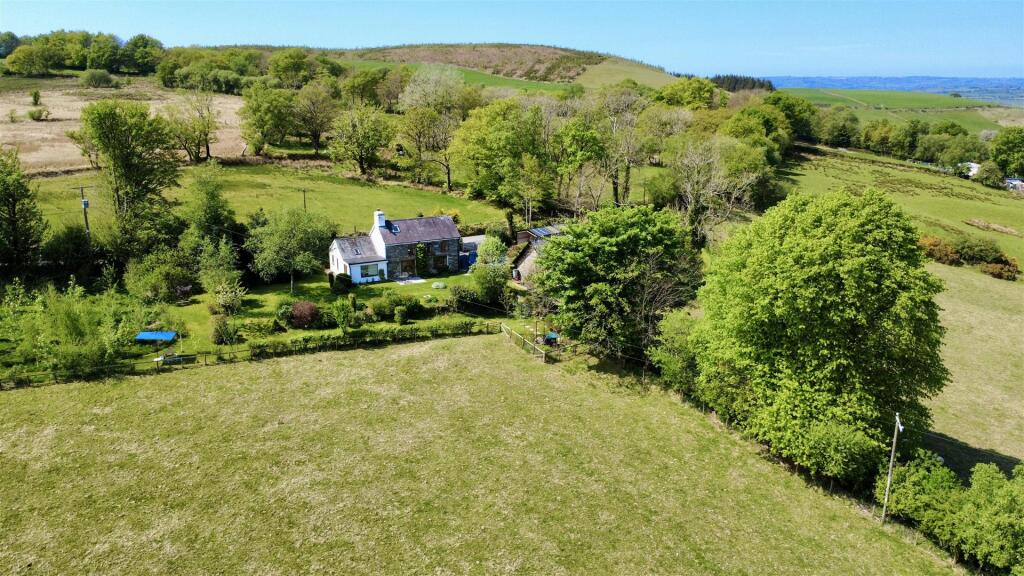Two detached 3 bedroom houses near Tregaron - View 4