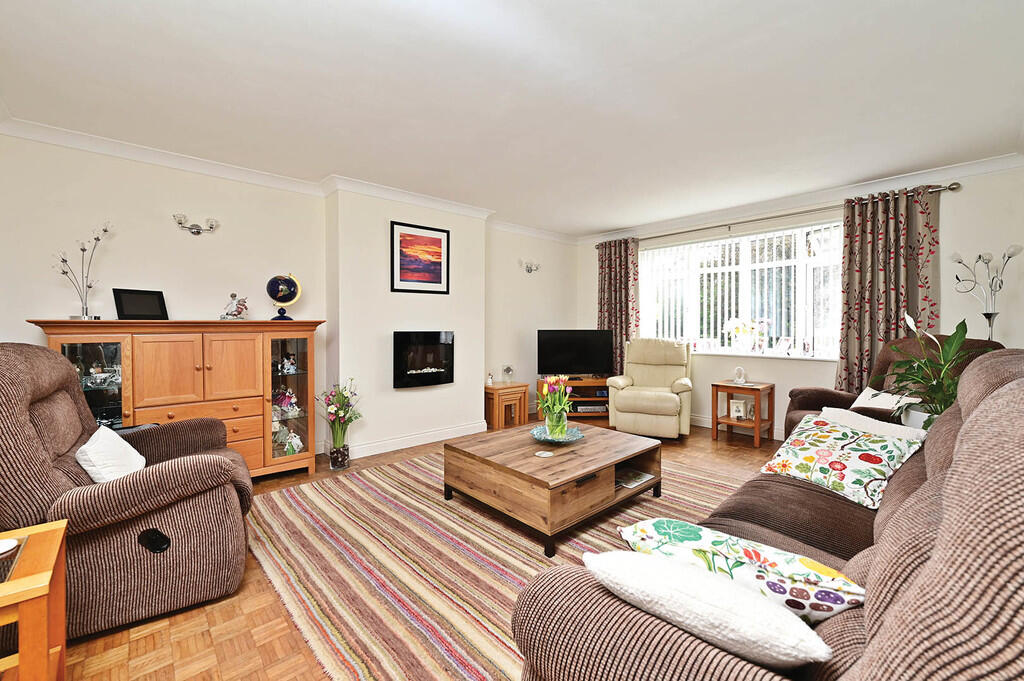 Beech Drive, Blackwater photo 2