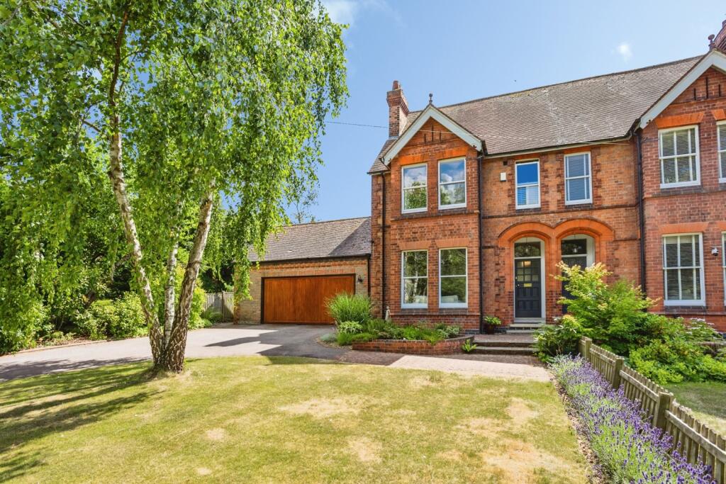 Main image of property: Cropwell Road, Radcliffe-on-Trent, Nottingham, Nottinghamshire, NG12