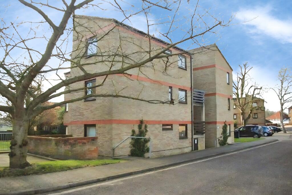 Main image of property: Beaulands Close, Cambridge CB4 1JA