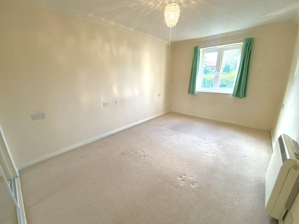 Apartment in Fareham, Hampshire - More