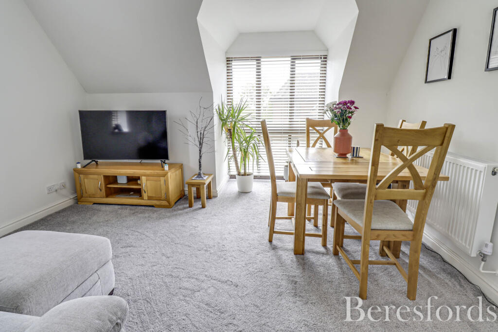 Apartment in Brentwood, Warley - More