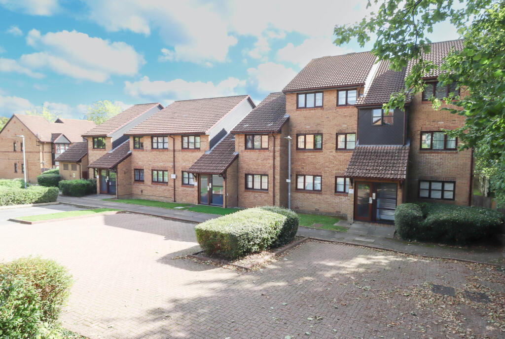 Main image of property: The Larches, St. Albans, Hertfordshire, AL4