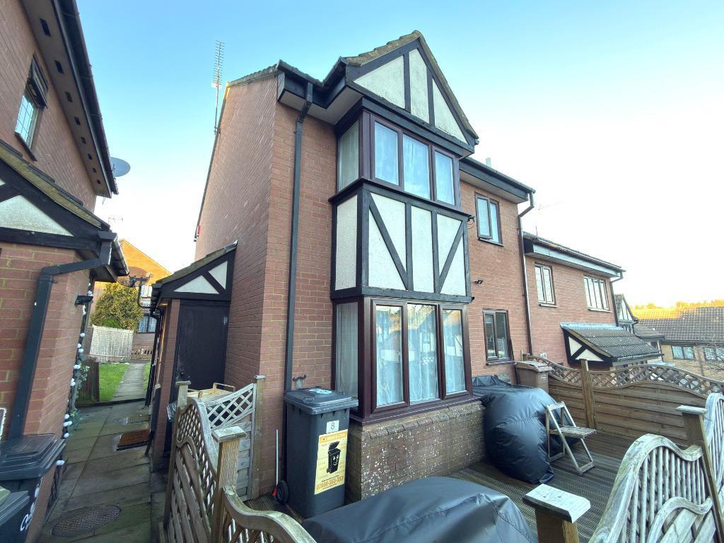 Main image of property: Felbrigg Close, Wigmore, Luton, Bedfordshire, LU2 8UL