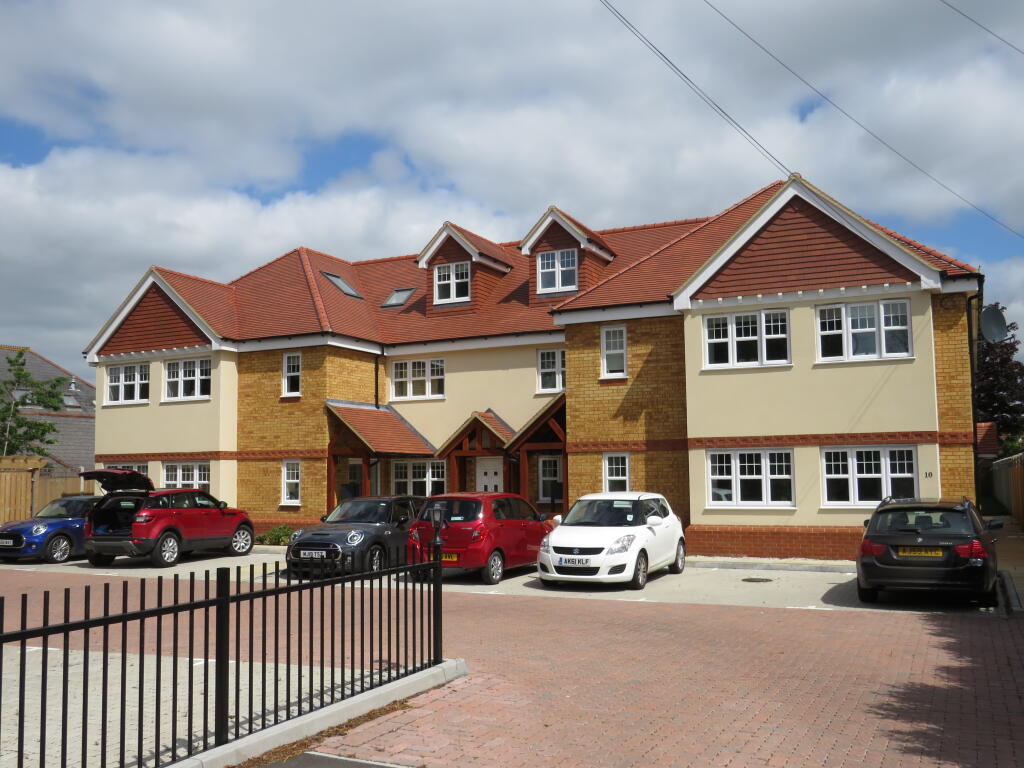 Main image of property: London Road, Aston Clinton, AYLESBURY