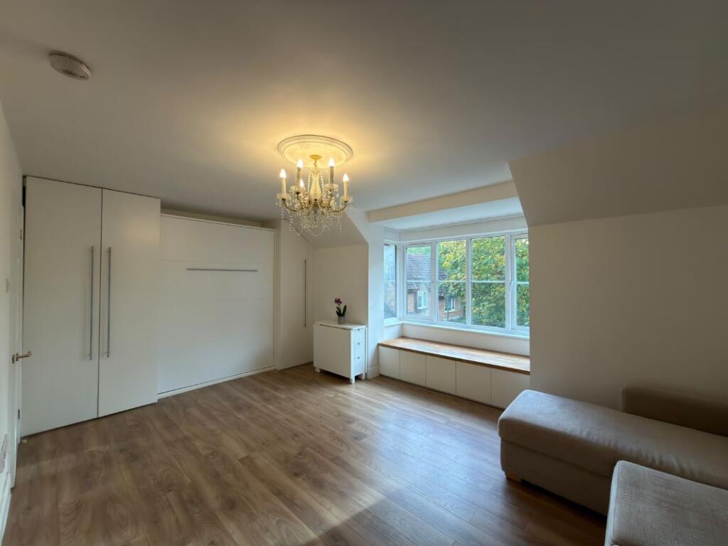 13 Caldicote Green, Snowdon Drive, West Hendon, London, NW9 7RA photo 4