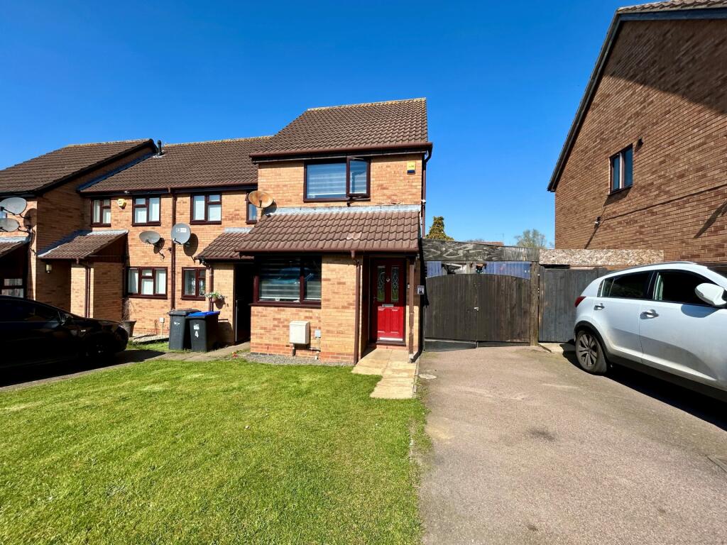 Main image of property: Rawlings Close, Southbrook, NN11 4UL