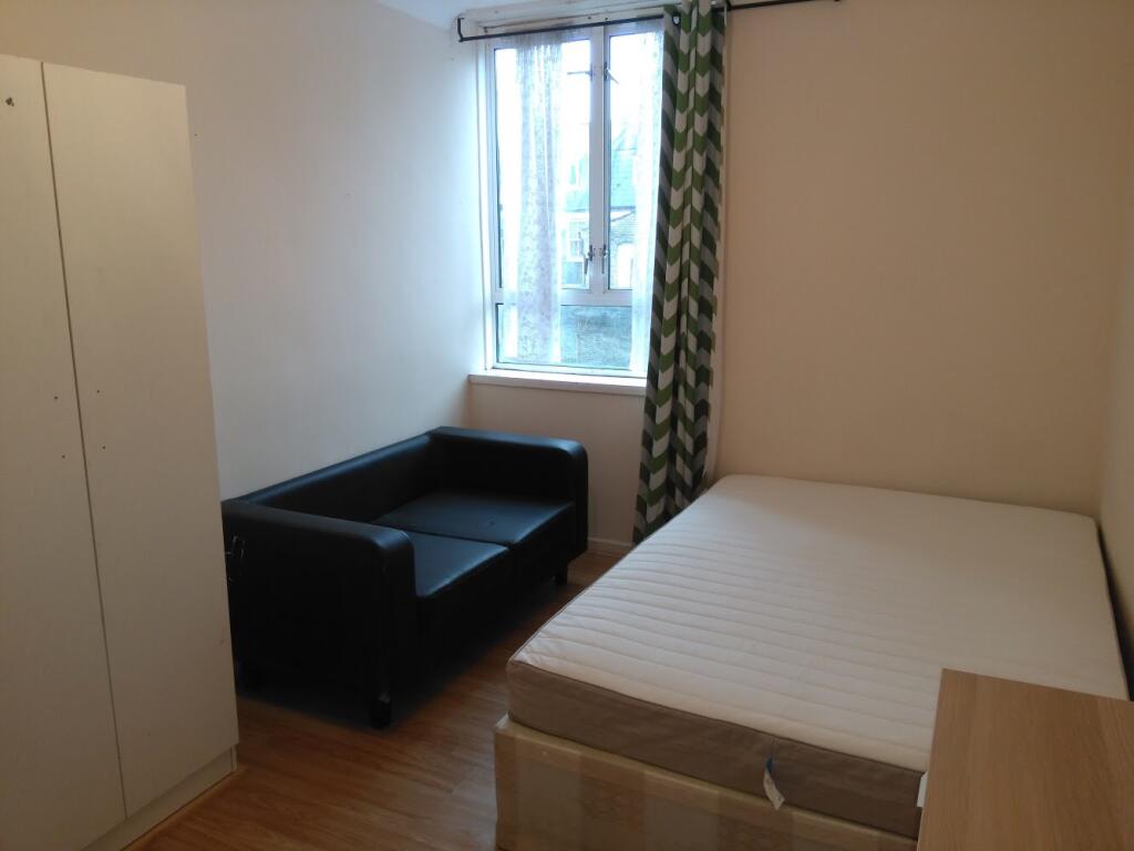 House in Romford - View 5