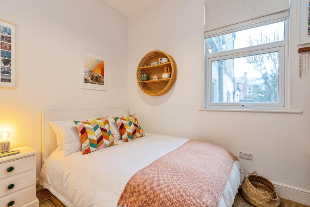 Apartment in London - View 5