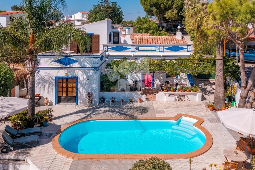 Main image of property: Algarve, Moncarapacho