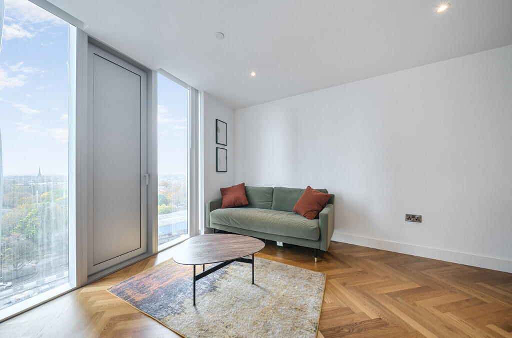 Apartment in Manchester, City Centre - View 3