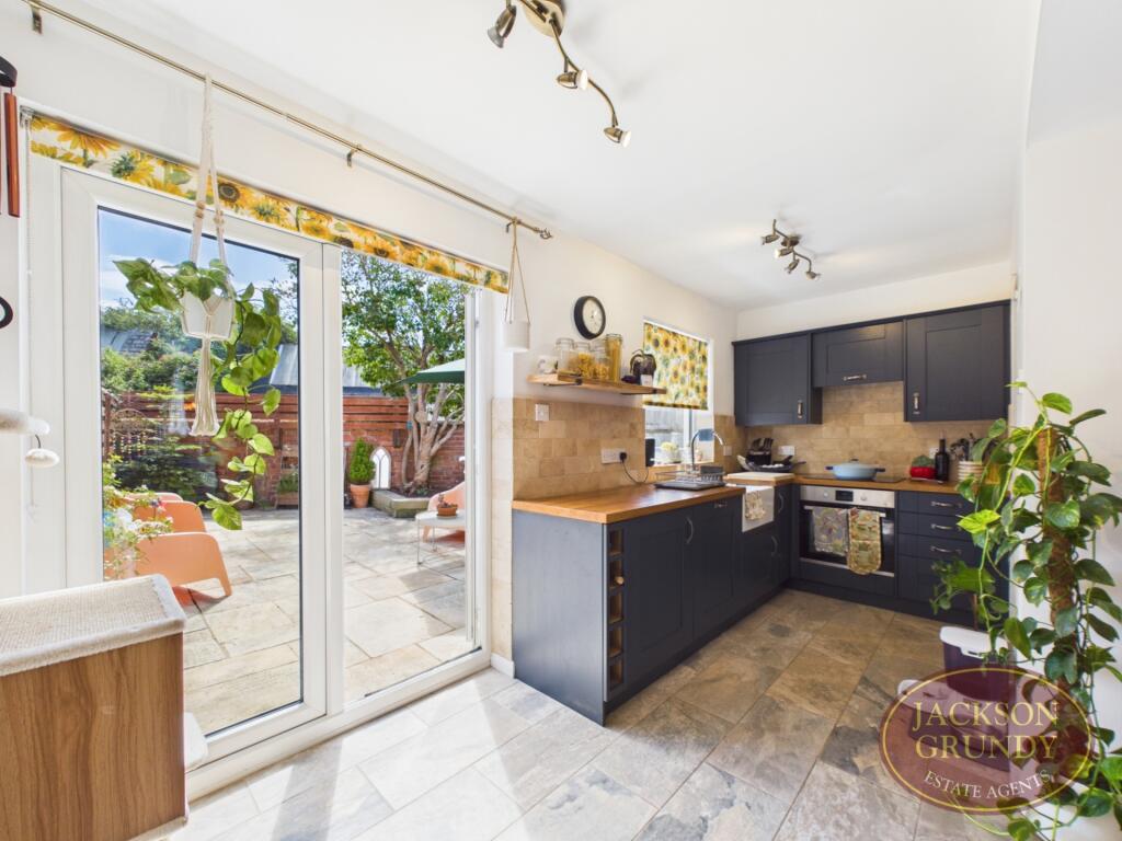 House in Northampton, Kingsthorpe - More