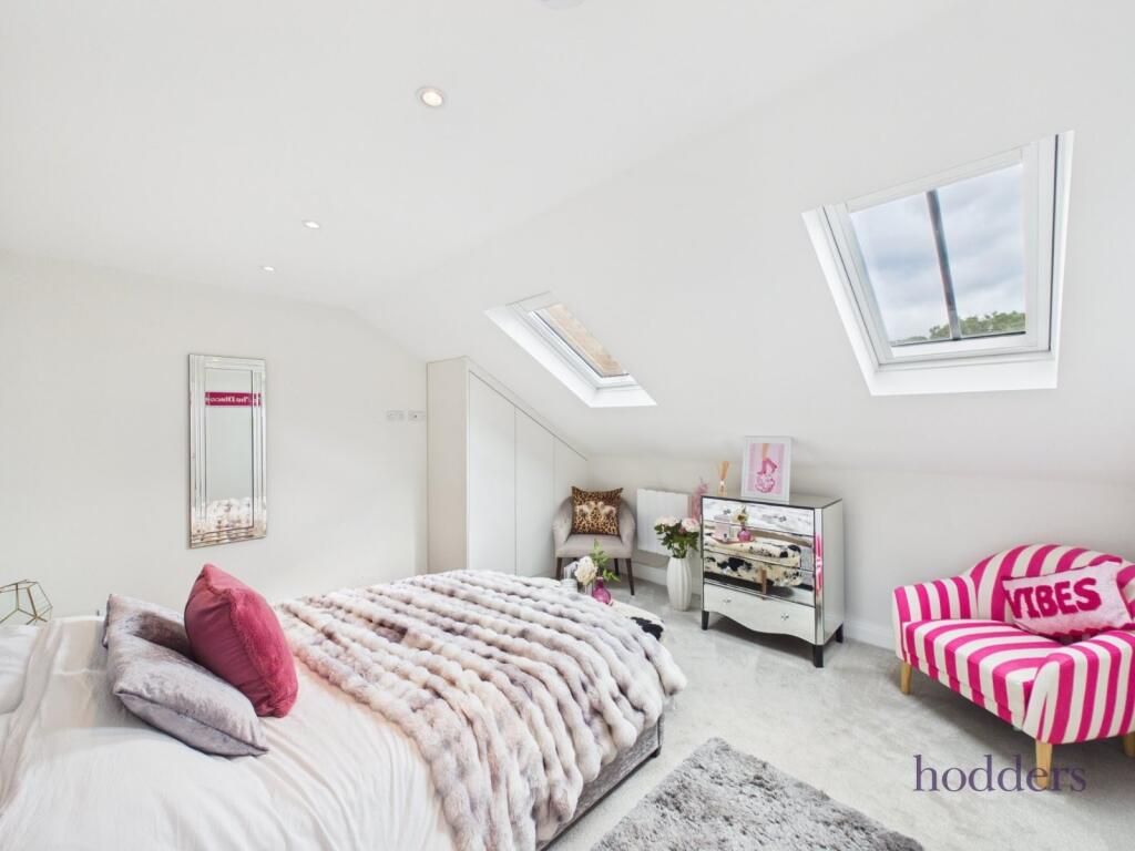 Chertsey, Surrey, KT16 photo 3