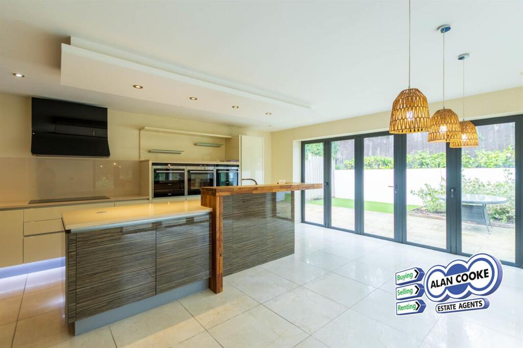 House in Leeds - View 2