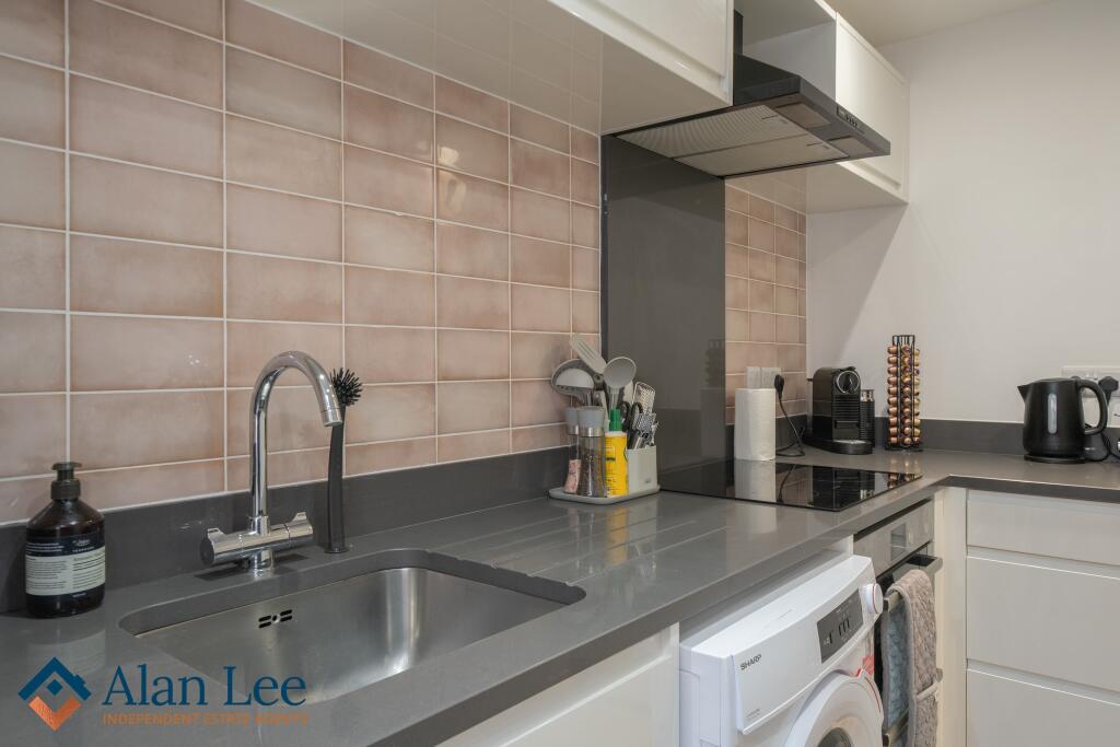 House in Macclesfield, Cheshire East - More