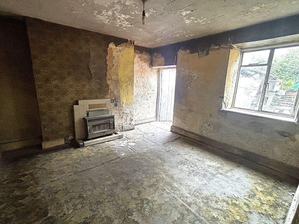 House in Newport - View 4