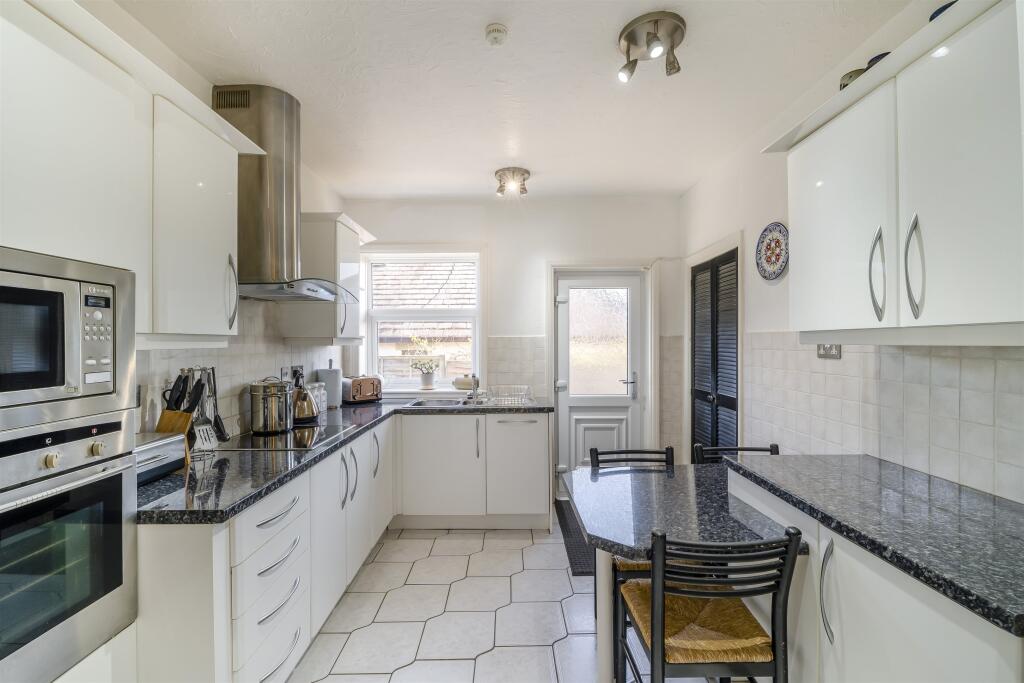 Sluvad Road, New Inn, Pontypool photo 2