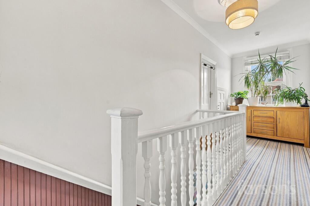 House in Brentwood, Warley - View 5