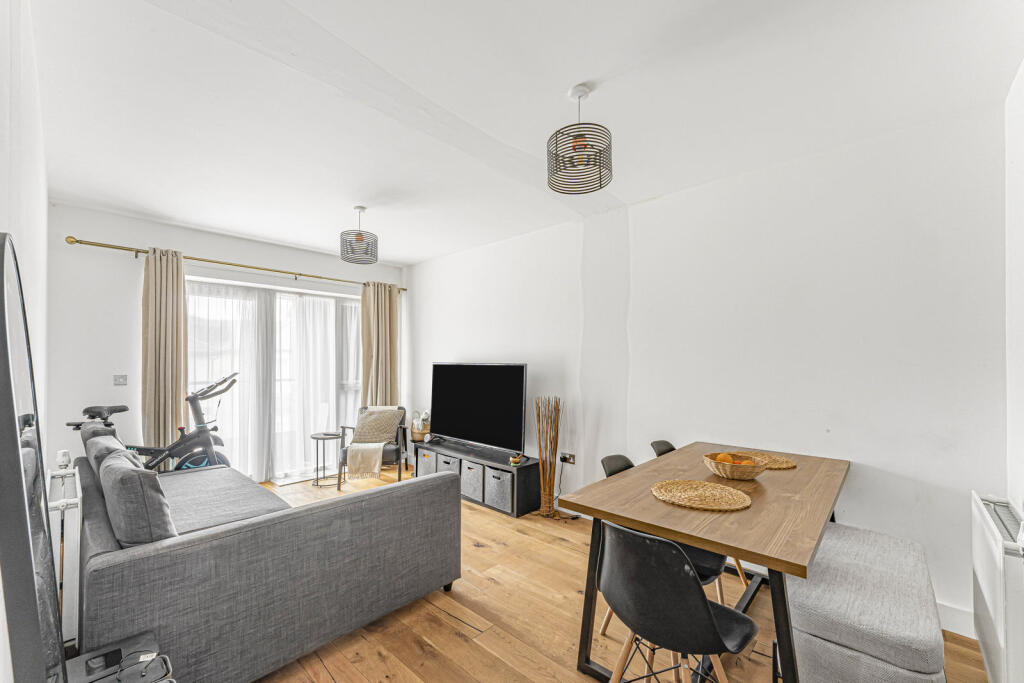 Main image of property: Sanderstead Road, South Croydon, CR2