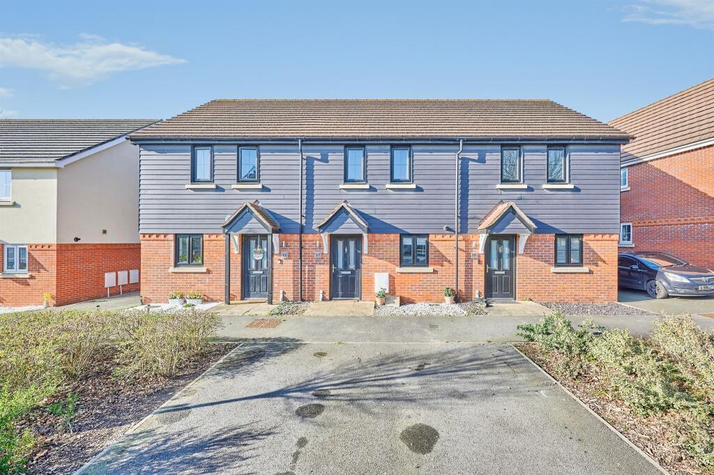 2-bed terraced on Oak Drive, Elsenham, Bishop's Stortford, £227,500