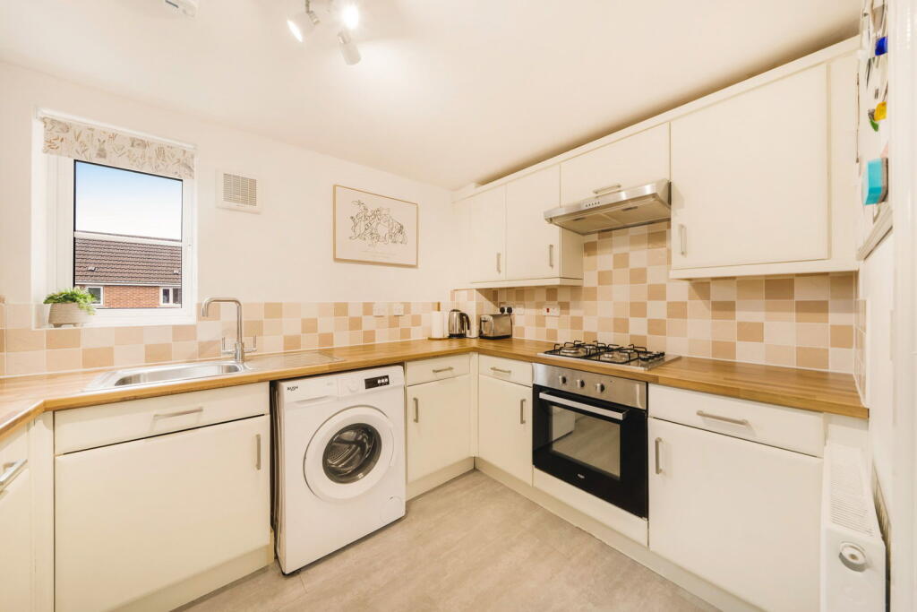 Apartment in Weston-super-Mare, Weston Village - View 5