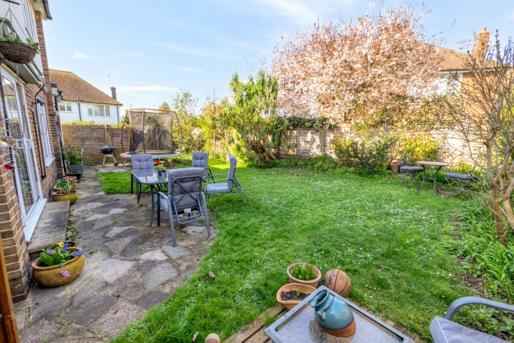 Nonsuch Court Avenue, Epsom, Surrey, KT17 photo 3