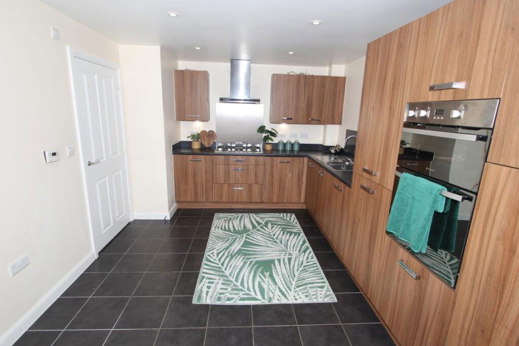 House in Stoke-on-Trent - View 3