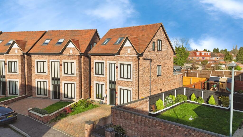 Main image of property: Beaufort Drive, Birmingham