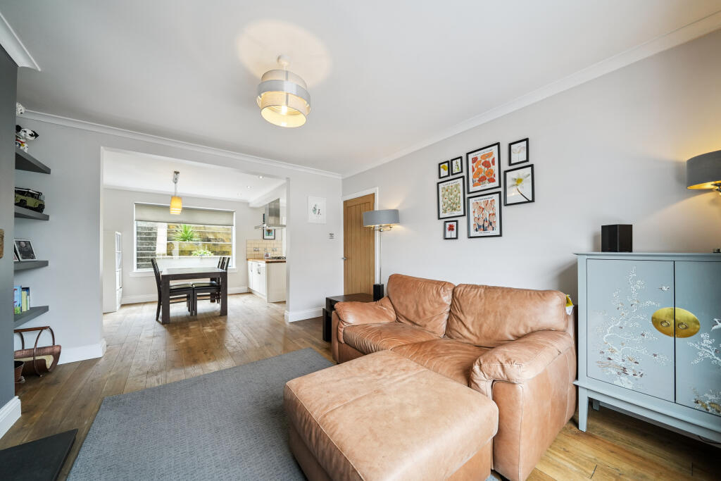 House in Giffnock, North Williamwood, Braidbar - More