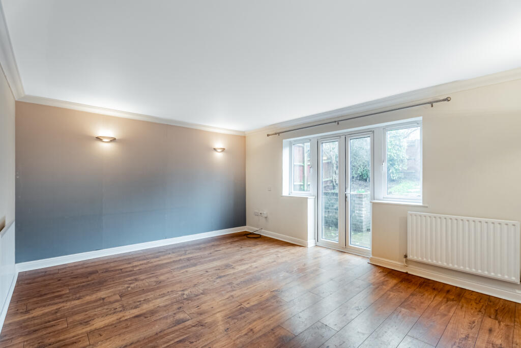 House in St Albans - View 3