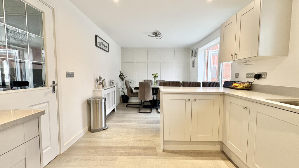 Warren Street, Monkton Heathfield, Taunton, TA2 photo 2
