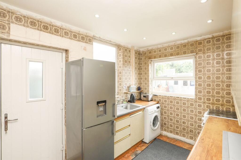 House in Chesterfield, Derbyshire - View 5