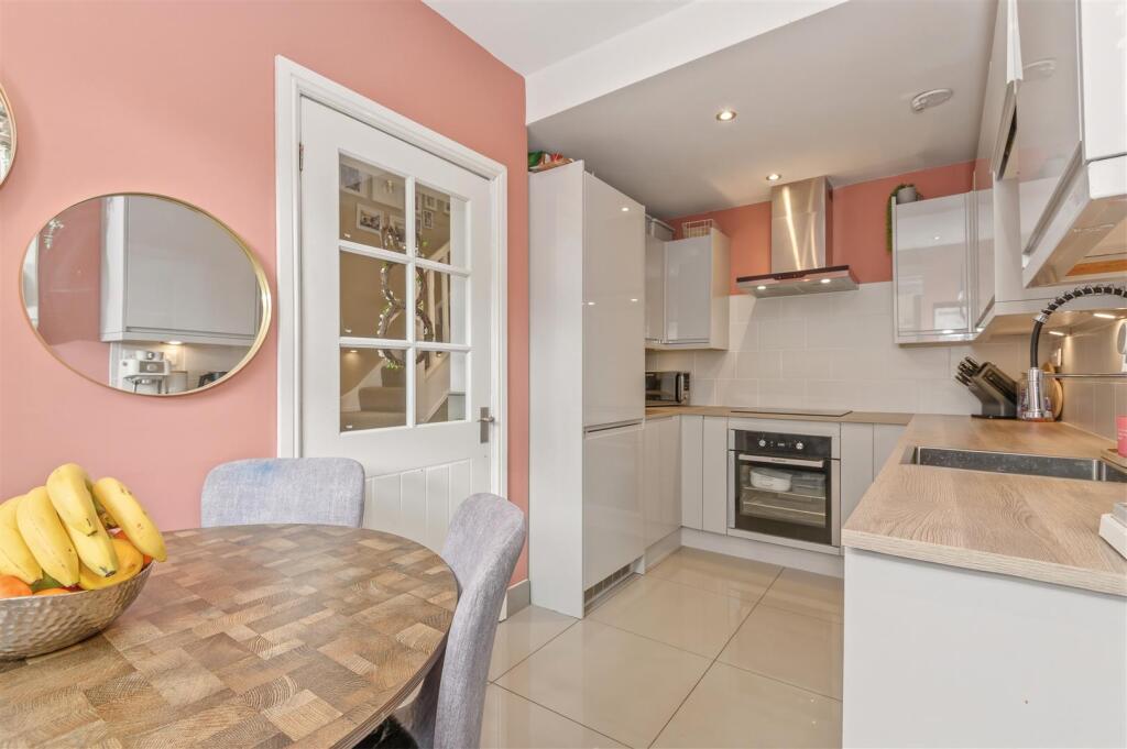 4, Hebble View, Siddal, Halifax, HX3 9LT photo 3