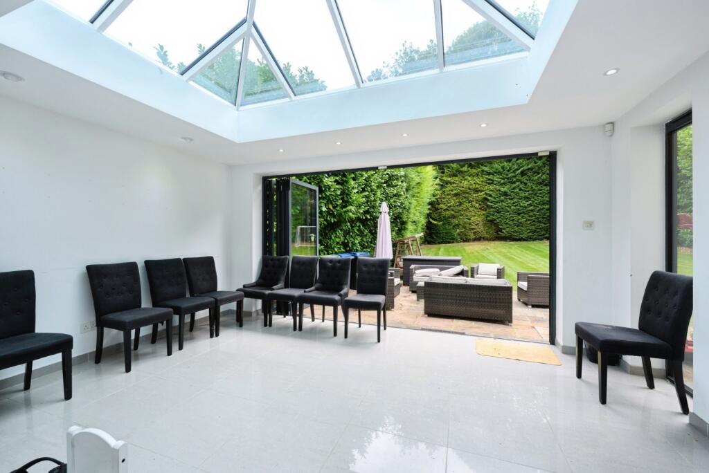 House in London - View 3