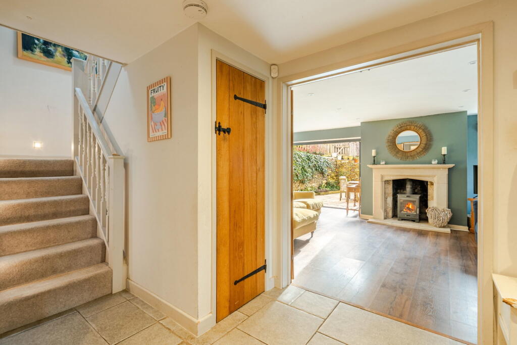 House in Gloucester - View 5
