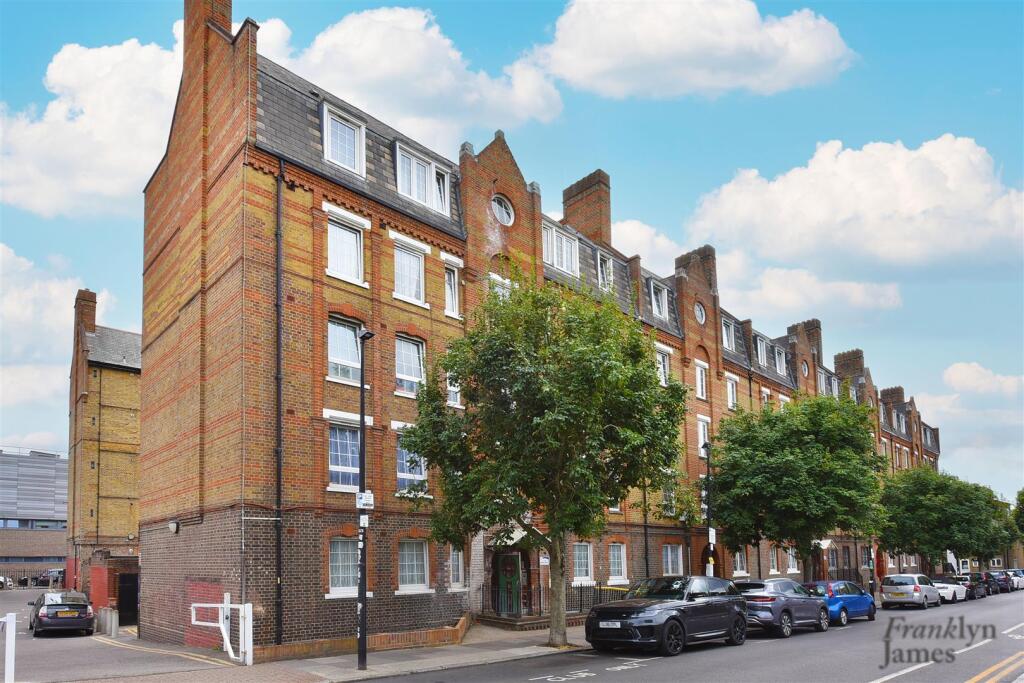 Apartment in London - More