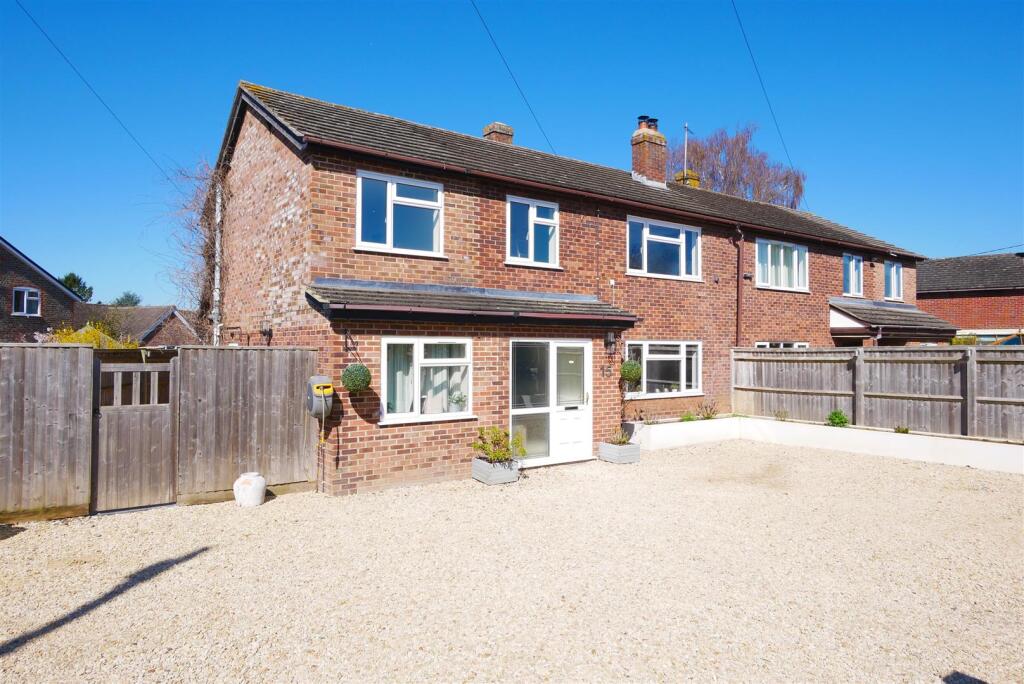 Main image of property: Watlington Road, Benson