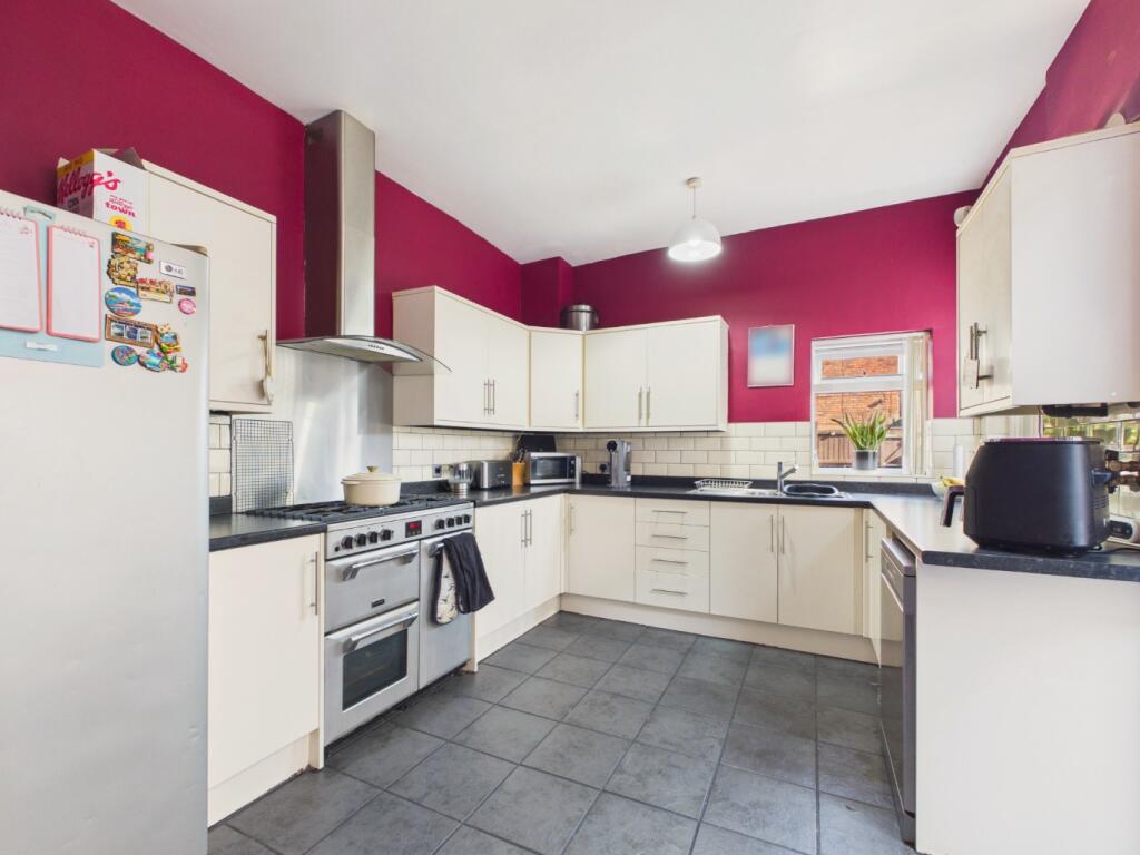House in Hull, Mile House, Garden Village - More