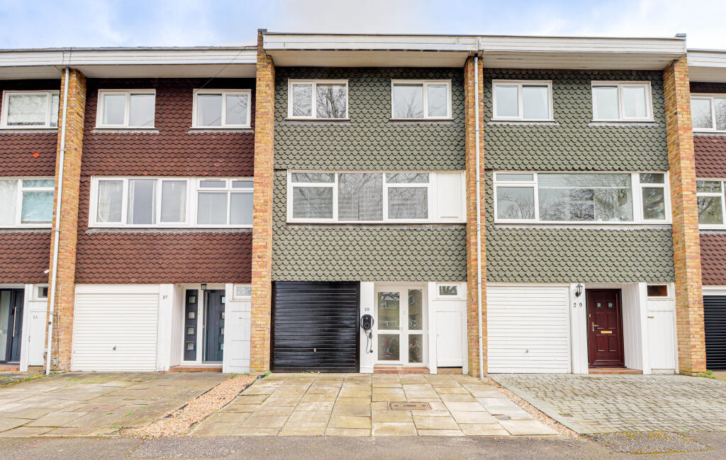 Main image of property: Milton Road, Harpenden, Hertfordshire, AL5