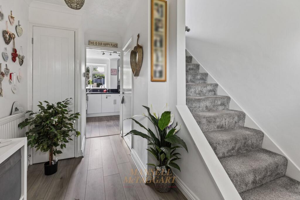 House in Crawley, Gossops Green - View 5