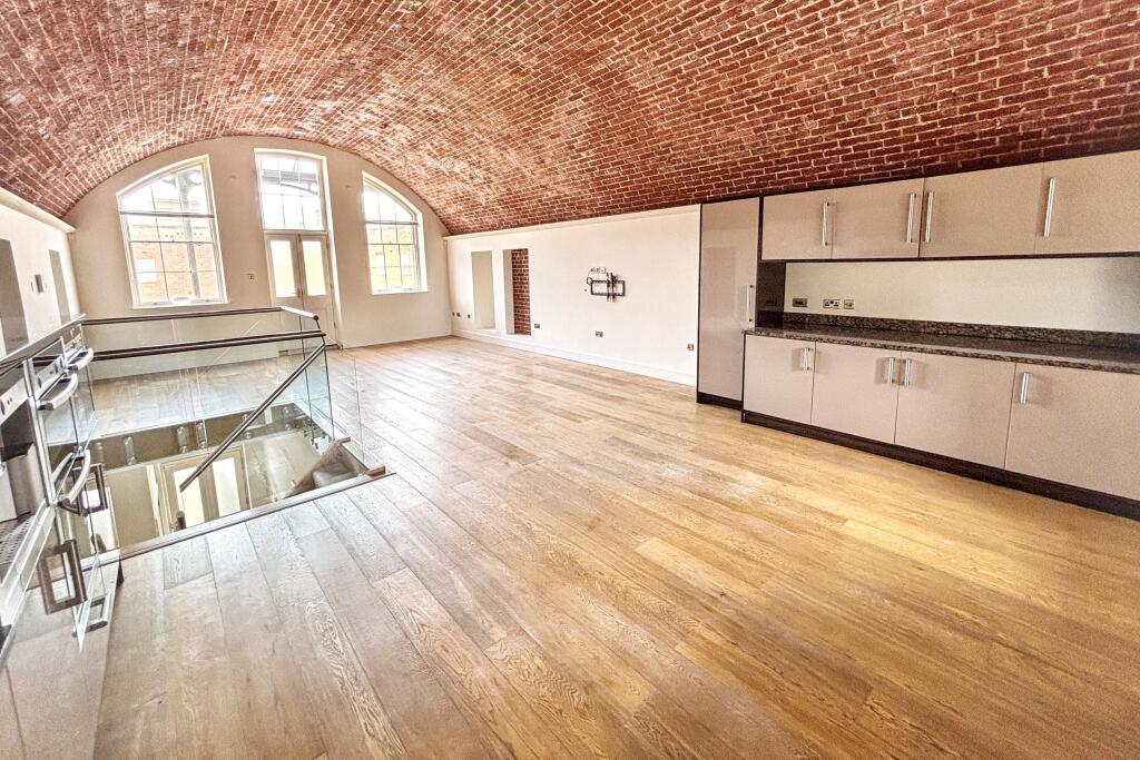 Flat 6, Golden Hill Fort, Freshwater, Isle of Wight, PO40 9GD - View 6
