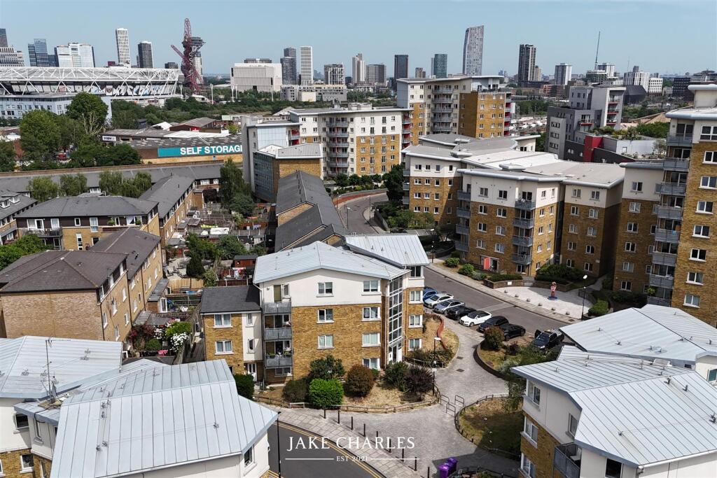 Apartment in London, Old Ford, Bow - View 2