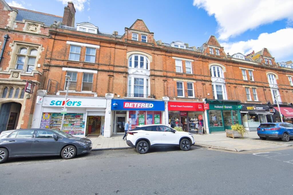 3-bed flat on Sandgate Road, Folkestone, CT20, £180,000