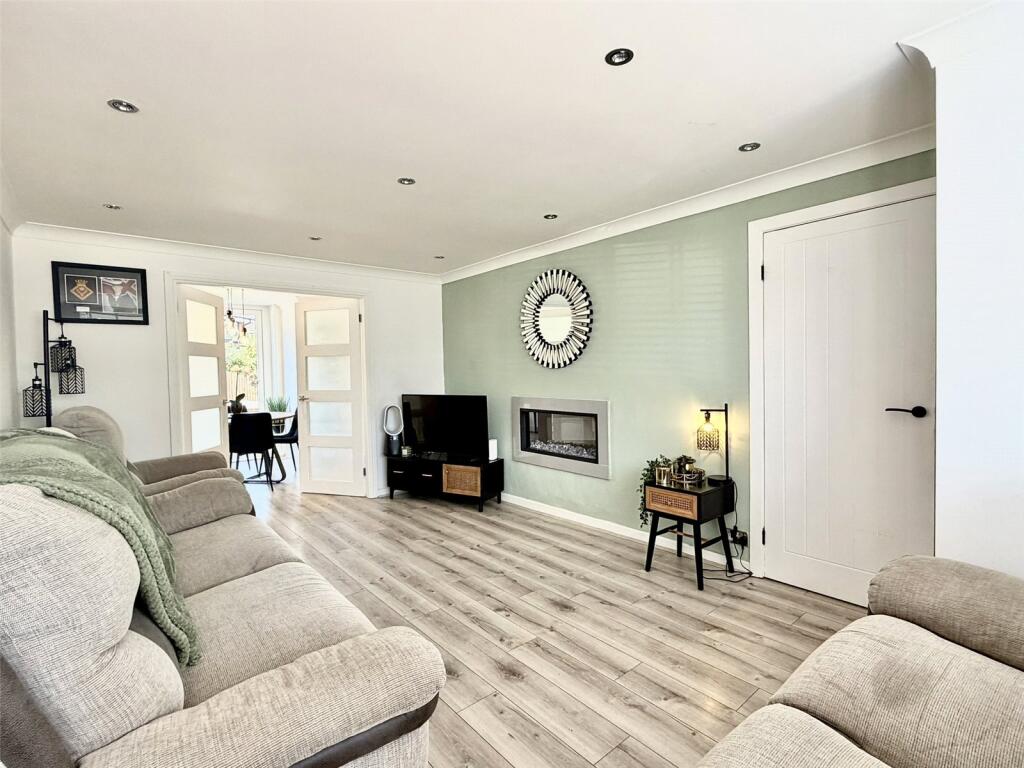 Bolton Road East, Wirral, Merseyside, CH62 photo 3
