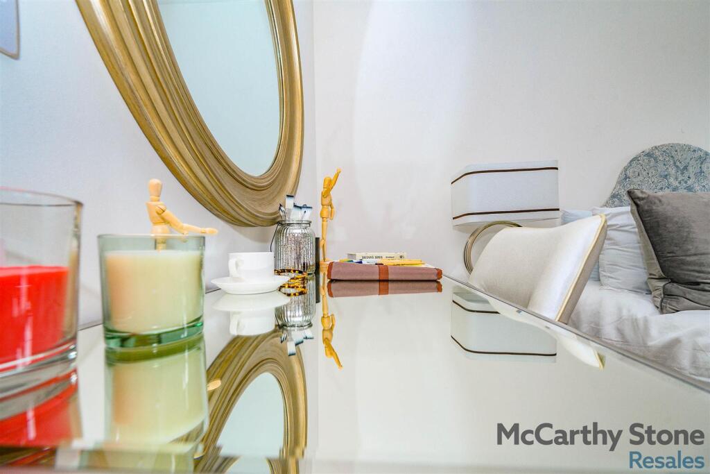 Additional image 30 of Great North Road, Hatfield