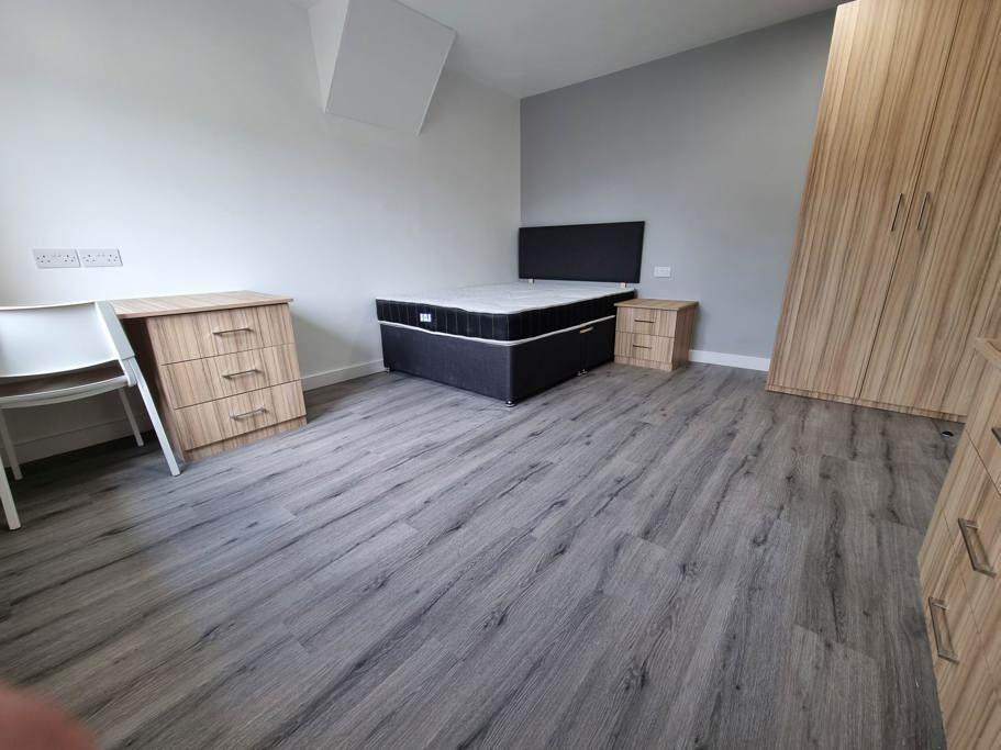 Main image of property: Hessle Road, Hyde Park, Leeds LS6 1EH