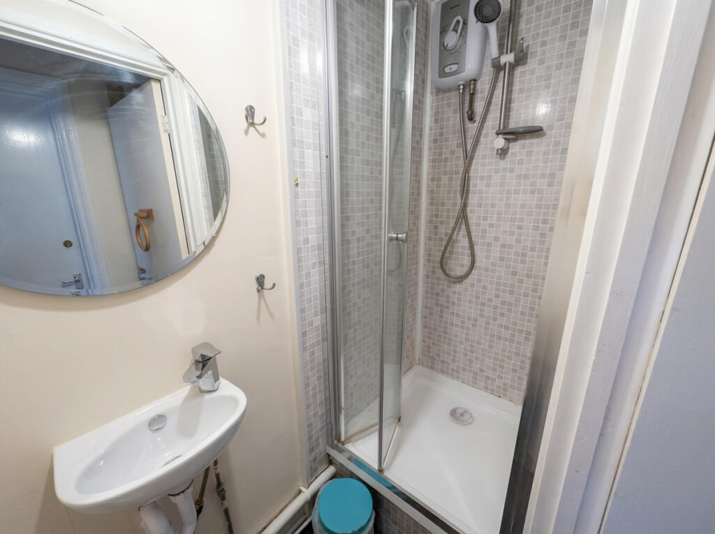 House in Leamington Spa, Lillington, Royal Leamington Spa - View 5