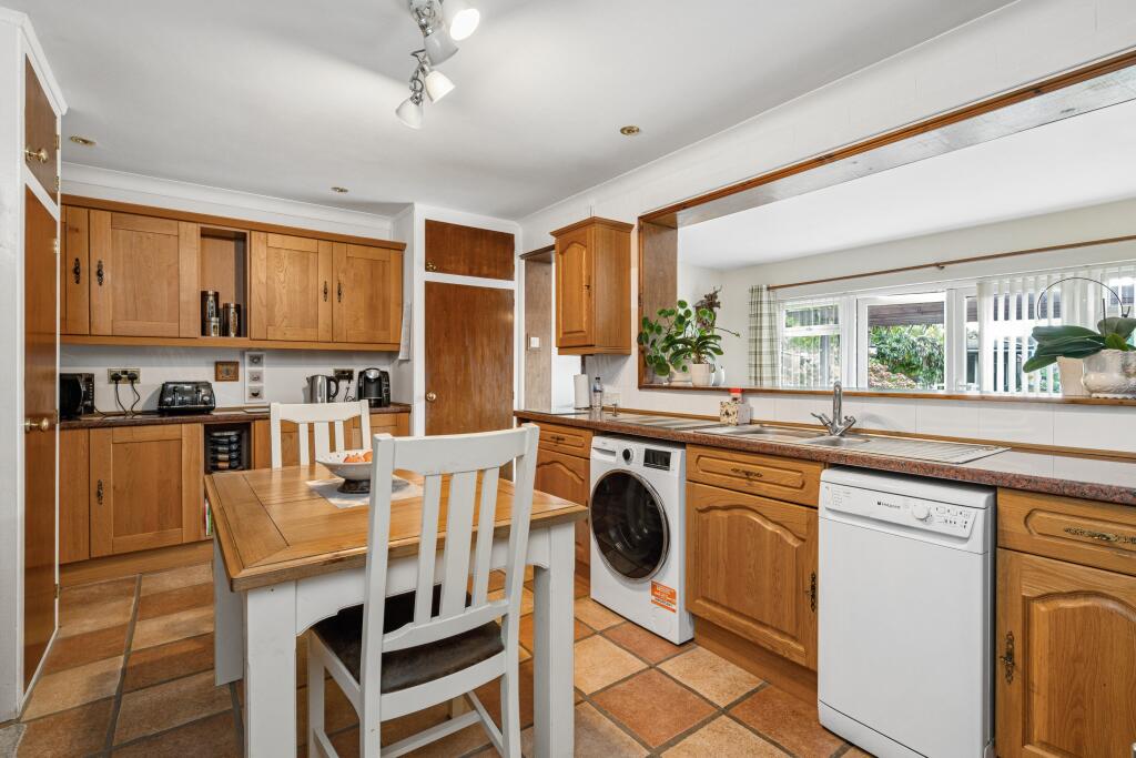 Gorleston Road, Lowestoft, NR32 photo 4