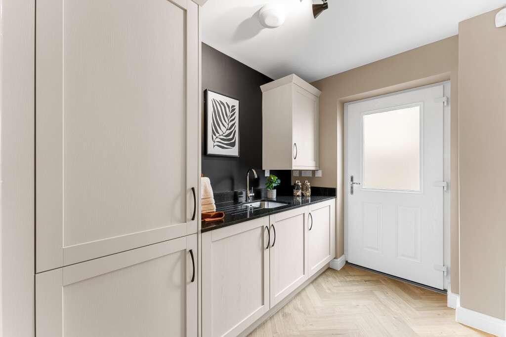 House in Westbury, Leighton Park - View 5